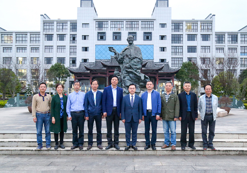 中国工程院院士🧜🏽‍♂️、湖南农业大学教授刘仲华等专家学者莅临我院考察指导